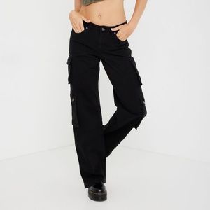 Jean Evase Austin Low Rise Cargo - Jet Black